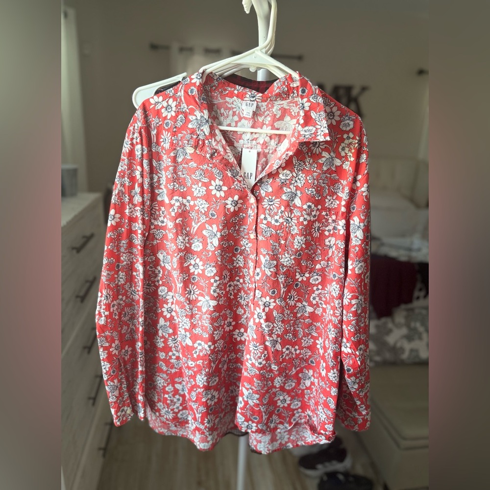 SPRING BLOUSE
NEVER WORN